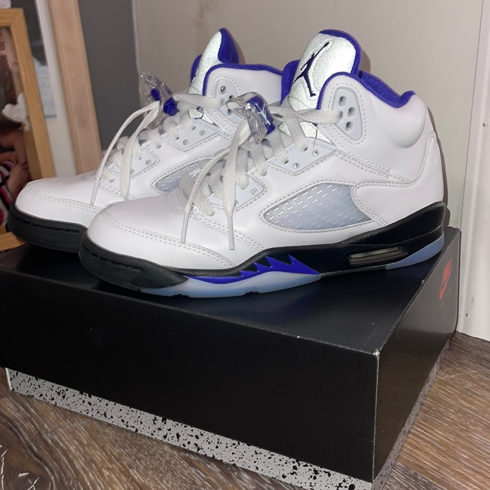 Air Jordan 5 Retro (GS) Size 5y worn once